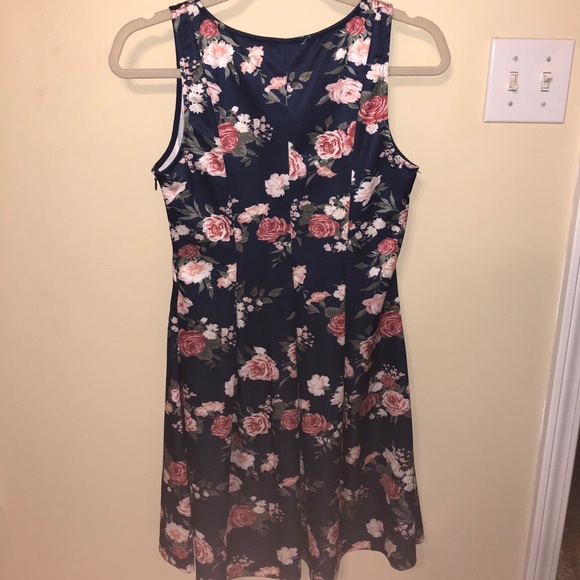 navy floral print dress - Picture 2 of 3